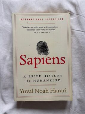 Sapiens Paperback in Cream and Red